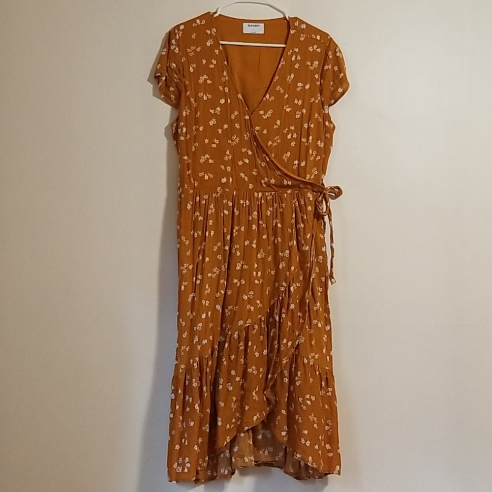 SALE Floral Old Navy wrap dress